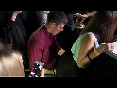 ❤️ Sex nyata dina nightclub Rusia. gadis Rusia 18 taun heubeul dina anus jeung heunceut fucked di nightclub a ️ video bangsat dina su.flvporn.ru ❌